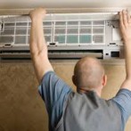 Mantenimiento preventivo de equipos de aires acondicionados.
